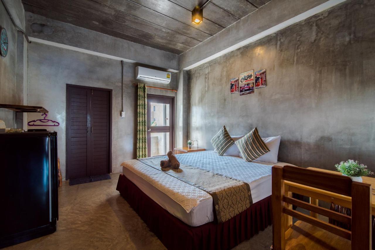Lovely Guesthouse 94 Hua Hin Bagian luar foto